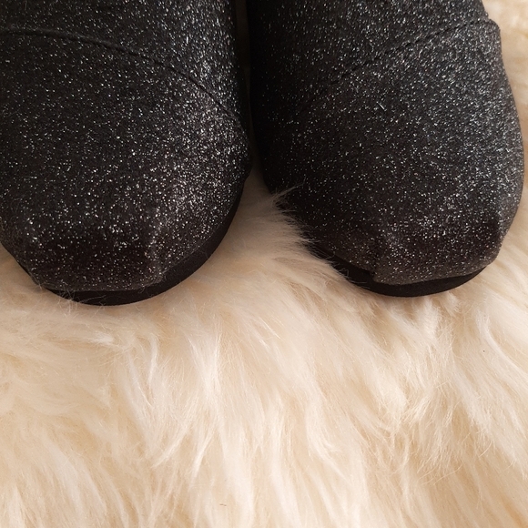 Toms Alpargatas Black Sparkly Slip on shoes size Y12 - Picture 4 of 8